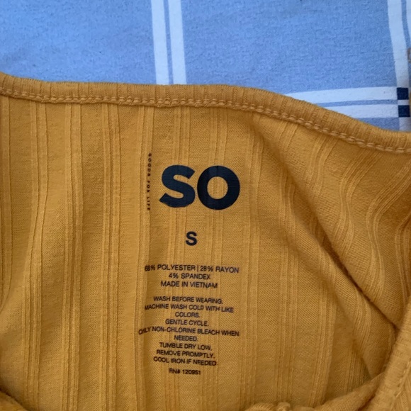 short sleeve lettuce trim shirt. very soft and comfy no flaws - Picture 2 of 2